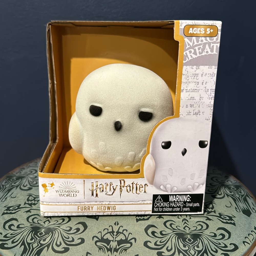 Wizarding world fuzzy hedwig figurine - Picture 1 of 2
